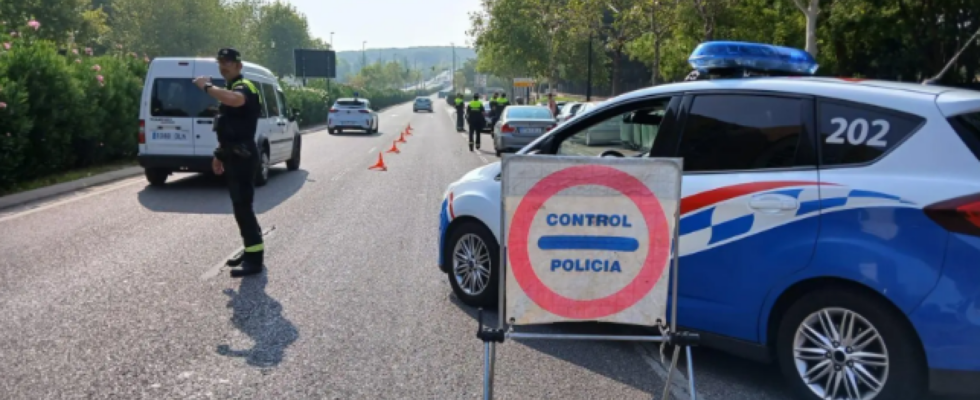 Un conducteur senfuit de la police locale de Saragosse et