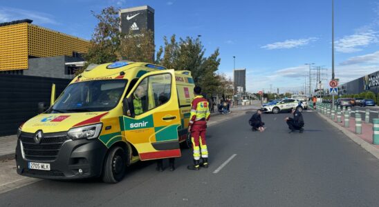 Une jeune fille de 20 ans dans un etat tres