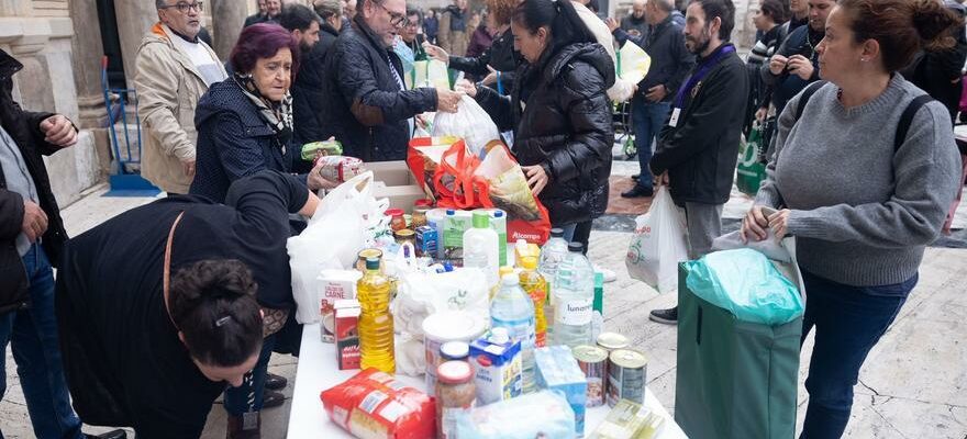 Des centaines de personnes se tournent vers Saragosse avec un