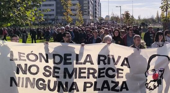 Des dizaines de personnes se rassemblent pour que Leon de