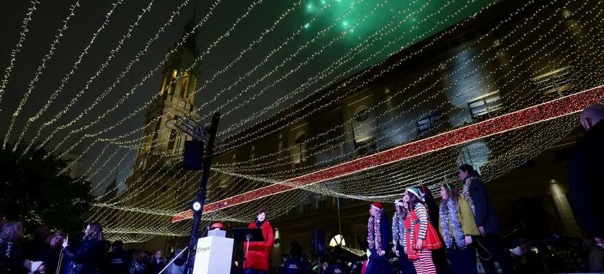 En images Les illuminations de Noel illuminent deja Saragosse