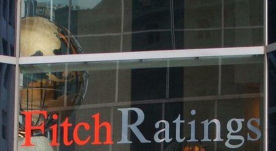 Fitch ameliore les perspectives economiques de lEspagne en pleine crise