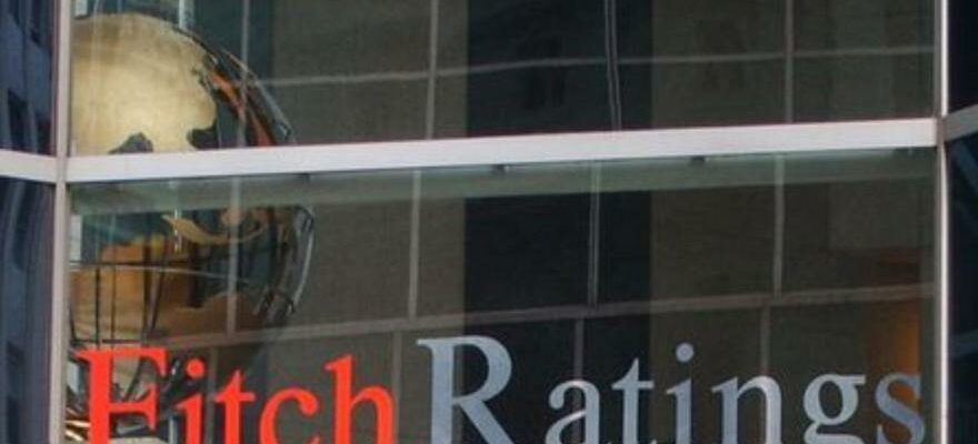 Fitch ameliore les perspectives economiques de lEspagne en pleine crise