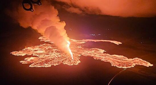 Images dun volcan en Islande qui subit une septieme eruption