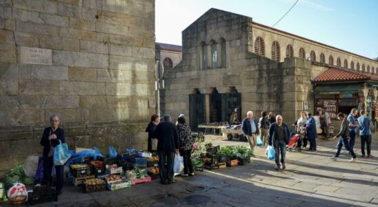 Le proprietaire dune boucherie sur la Plaza de Abastos a