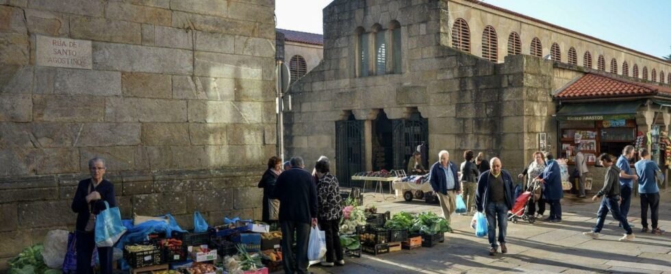 Le proprietaire dune boucherie sur la Plaza de Abastos a