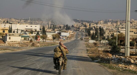 Les autorites syriennes ferment laeroport et coupent lacces a Alep