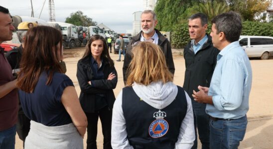 Les rois Felipe VI et Letizia arrivent a Paiporta lune