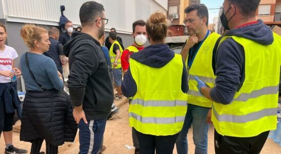 Les secours arrivent avec cinq jours de retard