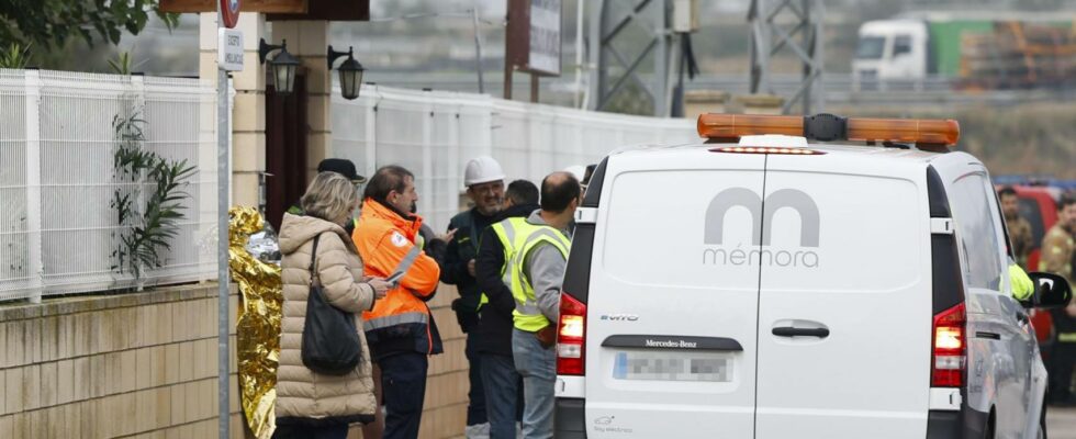 Lincendie dans une residence a Saragosse en images