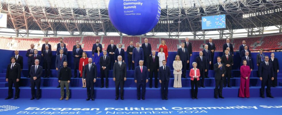 Macron appelle lUE a se rearmer apres la victoire de