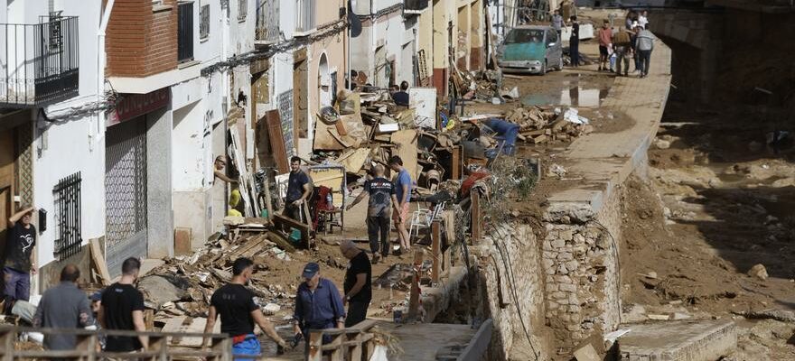 Mazon reste au pouvoir malgre la pression de la rue