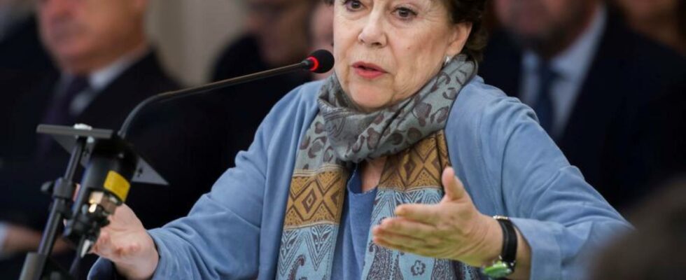 Prix ​​controverse du gouvernement a lancienne ministre Magdalena Alvarez toujours