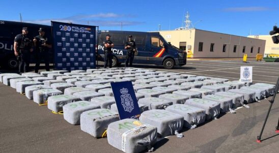 Un bateau de peche avec plus de 4 000 kilos