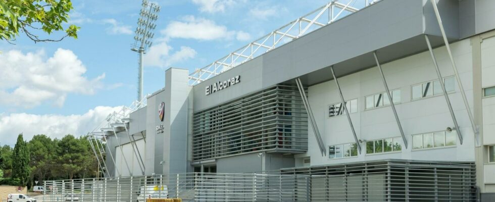 Un groupe de supporters de Huesca attaque les supporters du