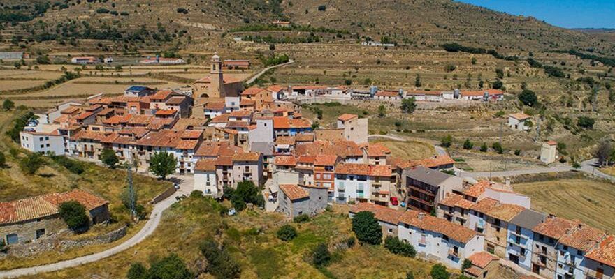 VILLES DARAGON La petite ville de Teruel avec le