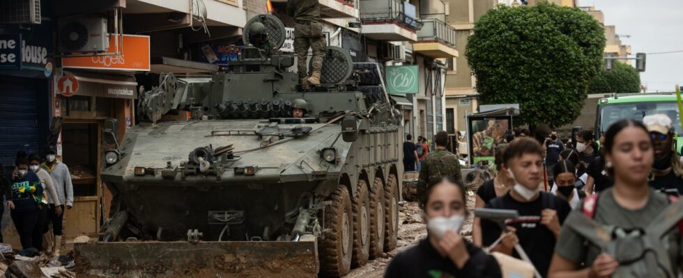 Voici Centauro le vehicule blinde de lArmee present a Benetuser