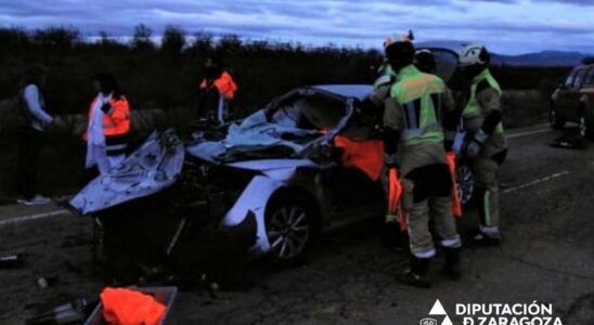 Accident de la circulation a Saragosse Les pompiers sauvent