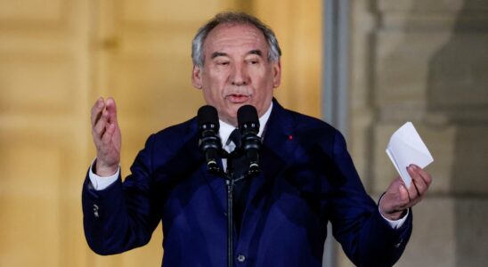 Bayrou commence son chemin ardu en France avec