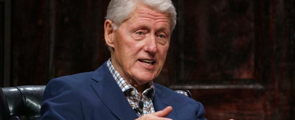 Bill Clinton ancien president des Etats Unis admis dans un hopital