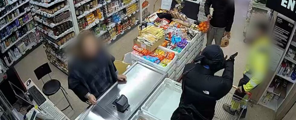 Deux personnes arretees pour avoir cambriole une epicerie sous la