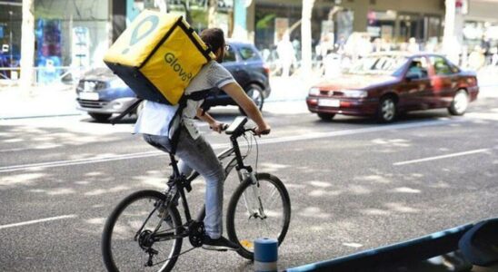 Glovo change son modele de travail en Espagne et embauchera