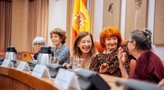 Hommage au Congres aux premieres femmes deputees