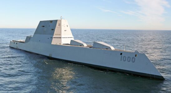 Il sagit du puissant destroyer USS Zumwalt le premier navire