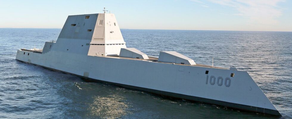 Il sagit du puissant destroyer USS Zumwalt le premier navire