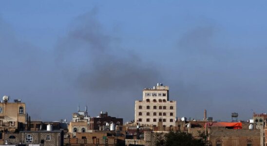 Israel bombarde laeroport de Sanaa et le port de Hodeida