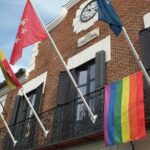 La Cour supreme approuve laccrochage du drapeau LGTBI dans les