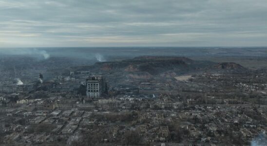 La Russie lance plus dune centaine de drones contre plusieurs