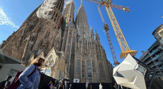 La Sagrada Familia acheve sa tour centrale de 1425 metres