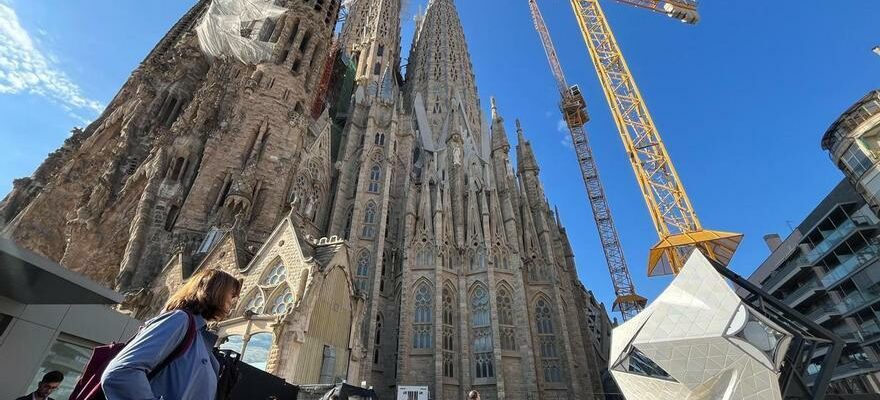 La Sagrada Familia acheve sa tour centrale de 1425 metres