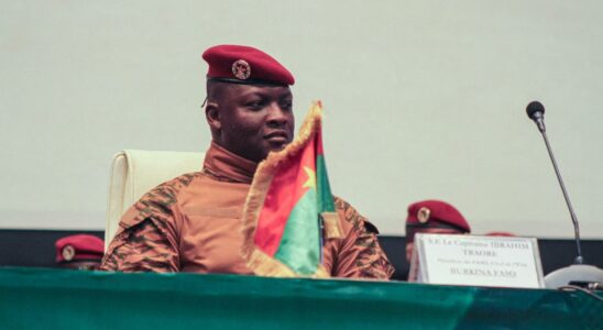 La junte militaire du Burkina Faso limoge le Premier ministre