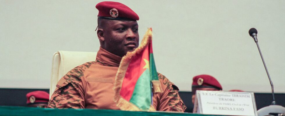 La junte militaire du Burkina Faso limoge le Premier ministre