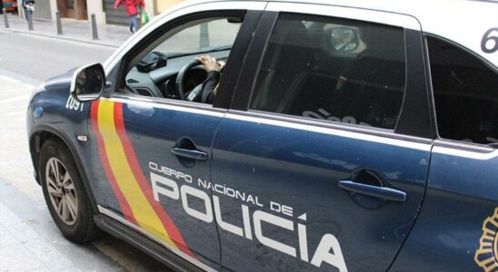 La police arrete un homme qui conduisait