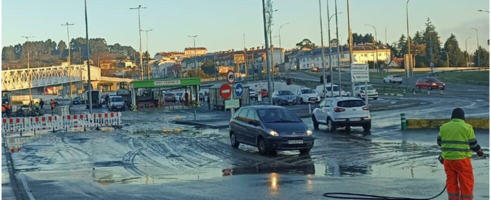 La rupture dune canalisation a Palavea a La Corogne laisse