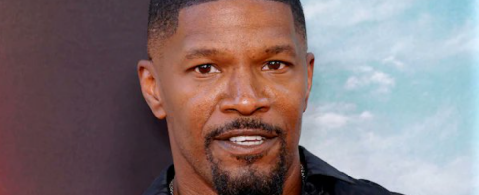 Lacteur americain Jamie Foxx frappe au visage avec une bouteille