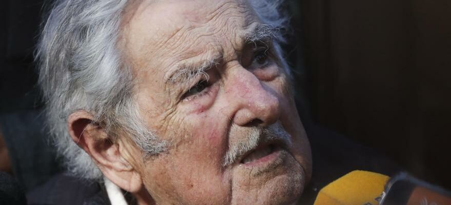 Lancien president uruguayen Jose Mujica subit avec succes une intervention