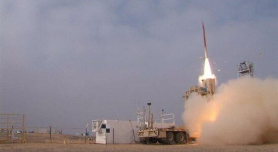 Larmee israelienne intercepte un missile balistique en provenance du Yemen