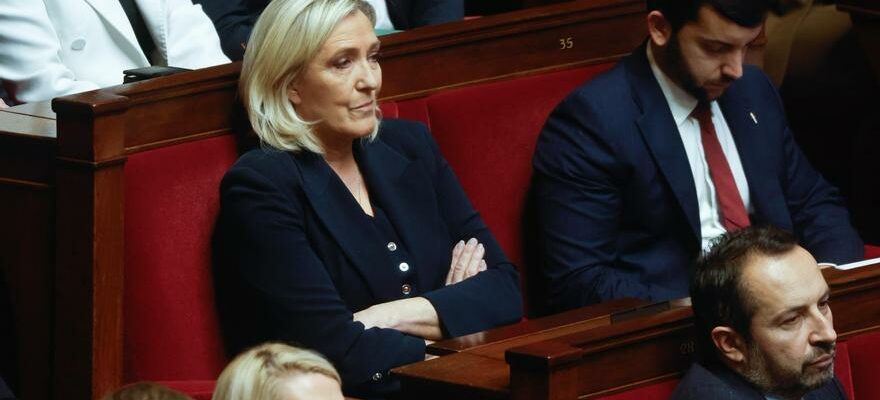 Le Pen annonce quelle renversera le gouvernement Barnier en soutenant