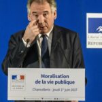 Macron rencontre le centriste Francois Bayrou avant de nommer le