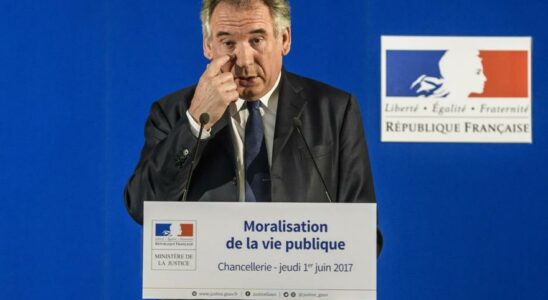 Macron rencontre le centriste Francois Bayrou avant de nommer le