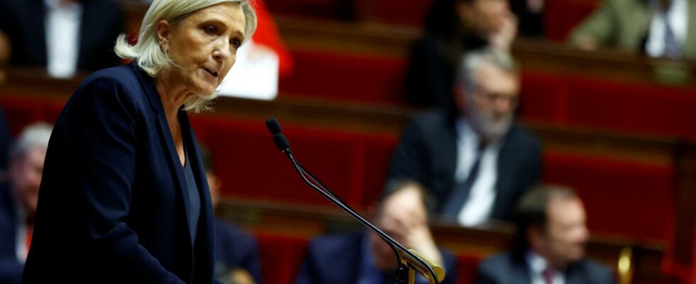 Marine Le Pen et le Nouveau Front Populaire et Barnier