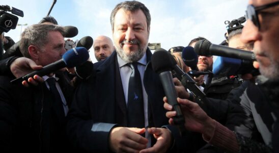 Matteo Salvini acquitte du fait davoir bloque larrivee de 147