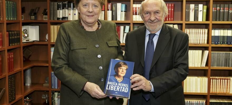 Merkel rejette a Barcelone les critiques a legard de lUkraine