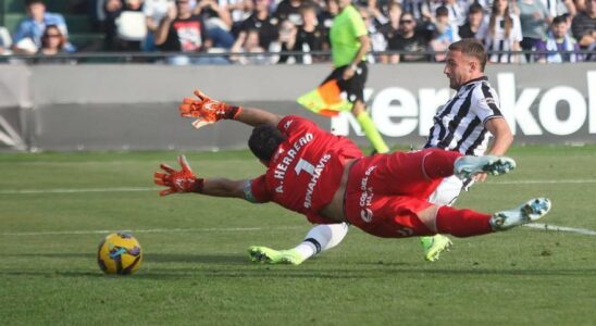 Resume buts et temps forts de Castellon 2 0 Malaga lors