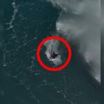 SURFER FALLS VAGUE GEANTE Images choquantes dun surfeur tombant