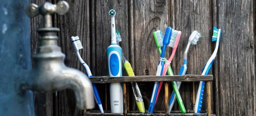 Six choses qui mettent la brosse a dents en danger